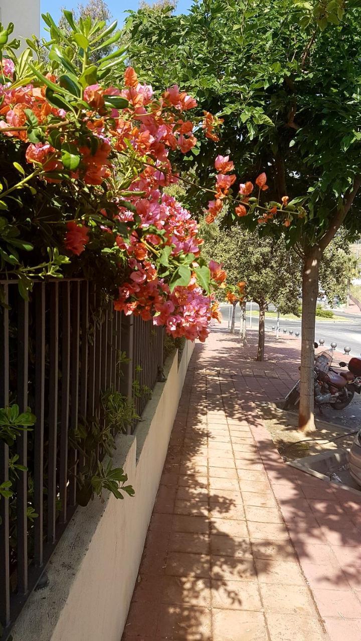 Apartamento Costa Quebrada Residencial 1 *