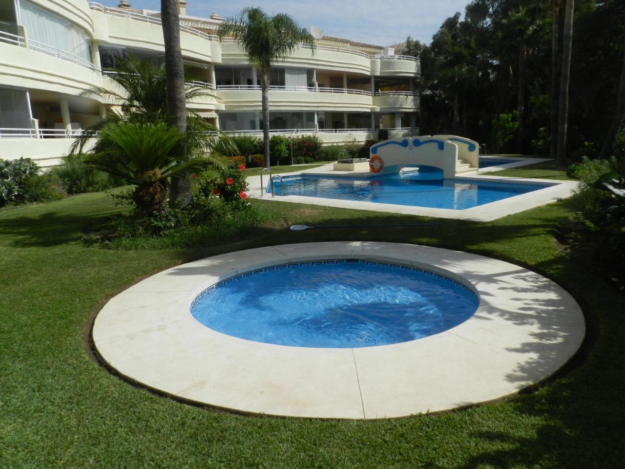 Apartamento Costa Quebrada Residencial 1